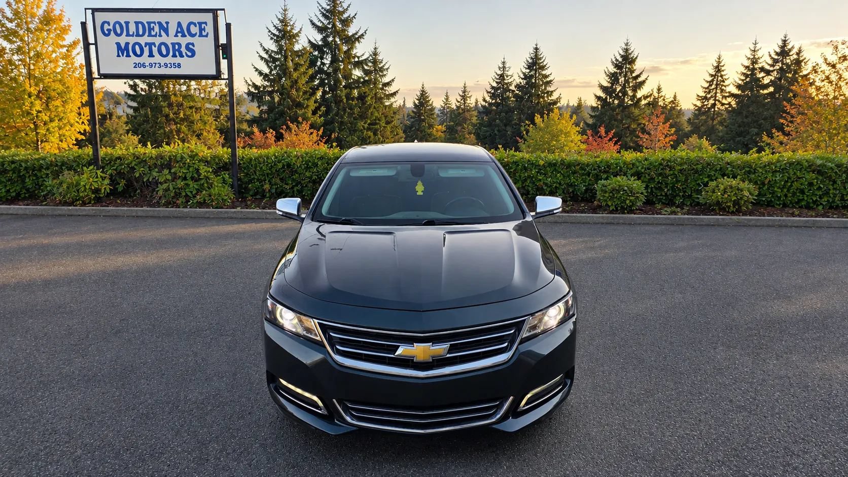 Used 2018 Chevrolet Impala Premier FWD image 2