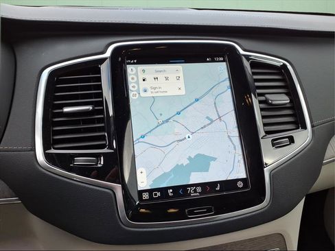 Used 2023 Volvo XC90 B6 Ultimate w/ Lounge Package image 16