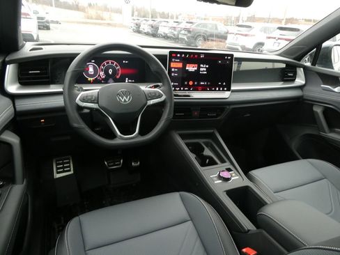 New 2026 Volkswagen Tiguan SE R-Line AWD/4WD image 41