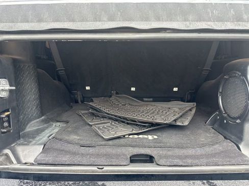 Used 2014 Jeep Wrangler Unlimited Rubicon w/ Connectivity Group image 15