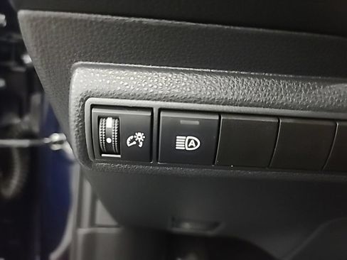 Used 2025 Toyota Corolla LE FWD image 28