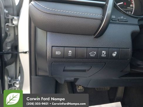 Used 2022 Toyota Camry SE image 13