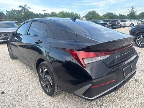 Used 2025 Hyundai Elantra Sport FWD image 8