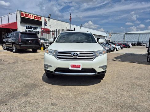 Used 2012 Toyota Highlander FWD image 3