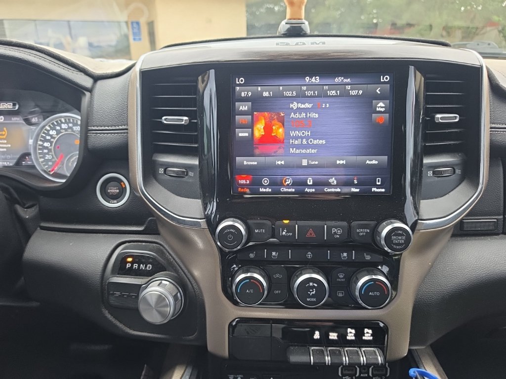 Used 2019 RAM 1500 Laramie RWD image 28