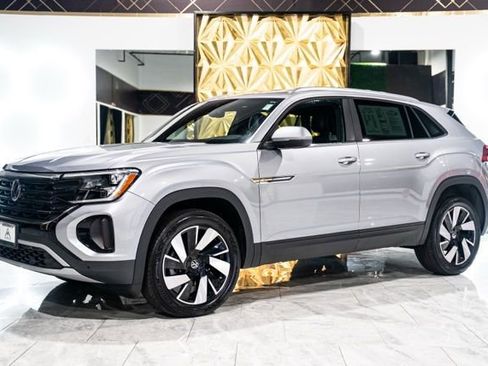 Used 2025 Volkswagen Atlas Cross Sport SE image 7