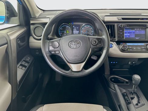 Used 2018 Toyota RAV4 LE AWD/4WD image 15
