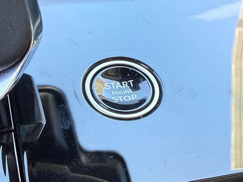 Used 2024 Land Rover Range Rover Sport SE image 35