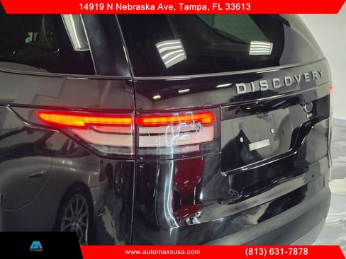 Used 2019 Land Rover Discovery SE image 12
