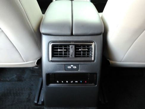 Used 2024 MAZDA CX-90 3.3 Turbo w/ Premium Package image 29