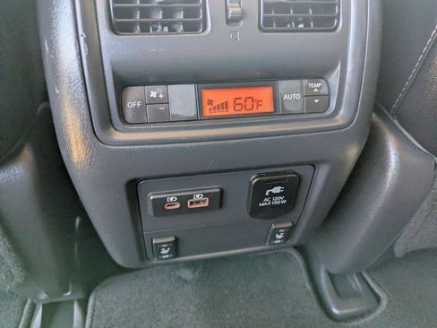 Used 2020 Nissan Pathfinder SL AWD/4WD image 24