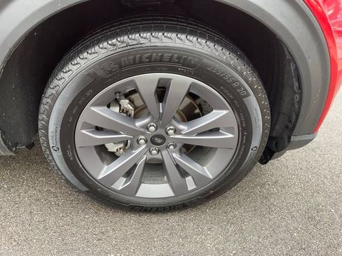 Used 2024 Ford Explorer XLT w/ Equipment Group 202A AWD/4WD image 41