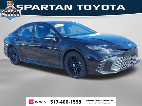 Used 2026 Toyota Camry SE FWD image 4