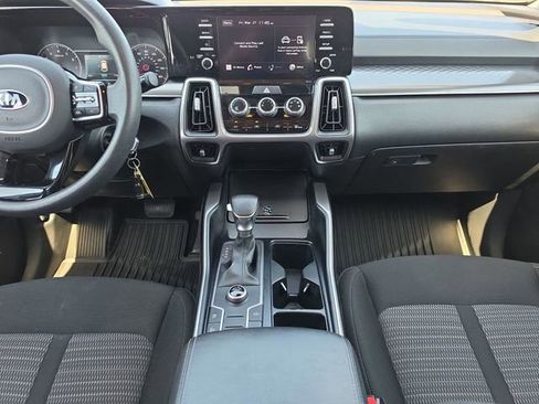Used 2021 Kia Sorento LX FWD image 24