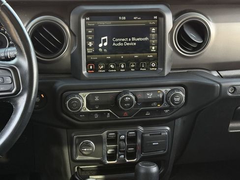 Used 2021 Jeep Gladiator Sport image 17