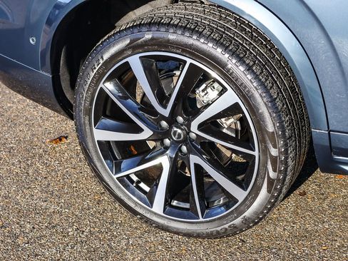 Used 2025 Volvo XC90 B5 Plus w/ Protection Package Premier image 13