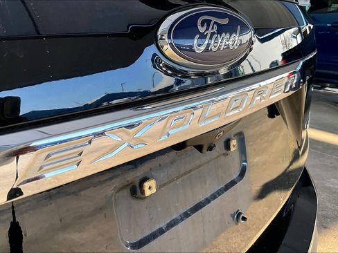 Used 2016 Ford Explorer Limited image 30