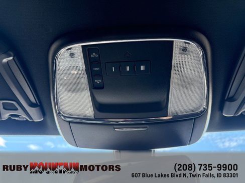 Used 2021 Dodge Charger Scat Pack w/ Dynamics Package RWD image 19