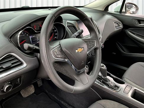 Used 2016 Chevrolet Cruze LT image 15