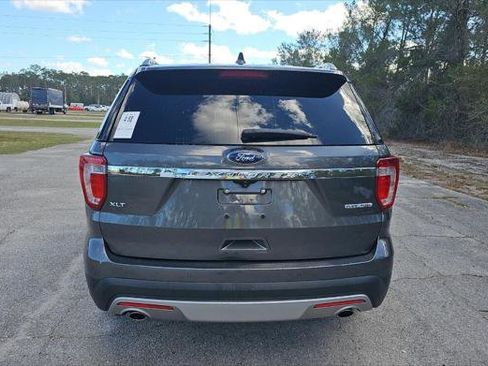 Used 2016 Ford Explorer XLT w/ Equipment Group 202A image 7