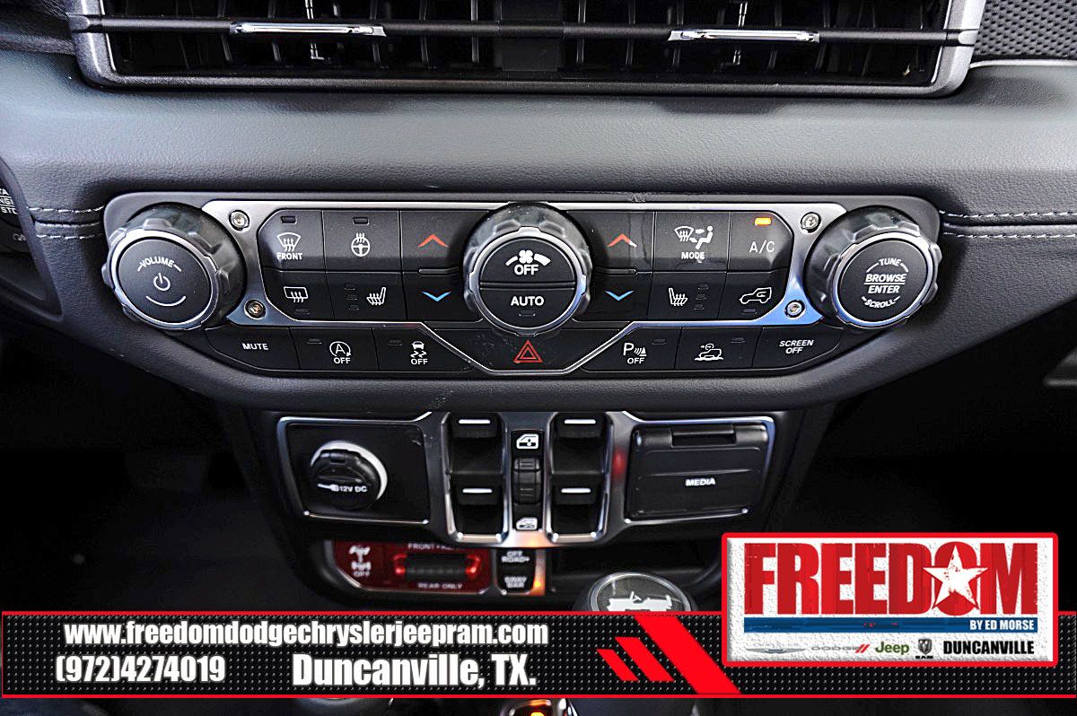 Used 2026 Jeep Wrangler Unlimited Rubicon AWD/4WD image 24