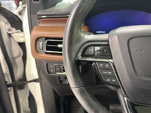 Used 2022 Lincoln Nautilus Reserve FWD image 13