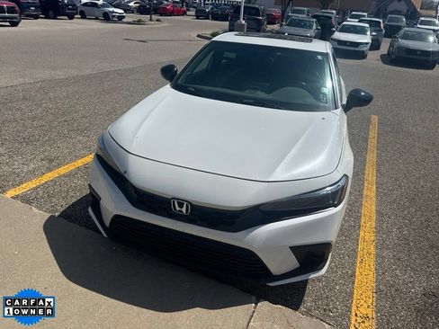 Used 2023 Honda Civic Sport image 2