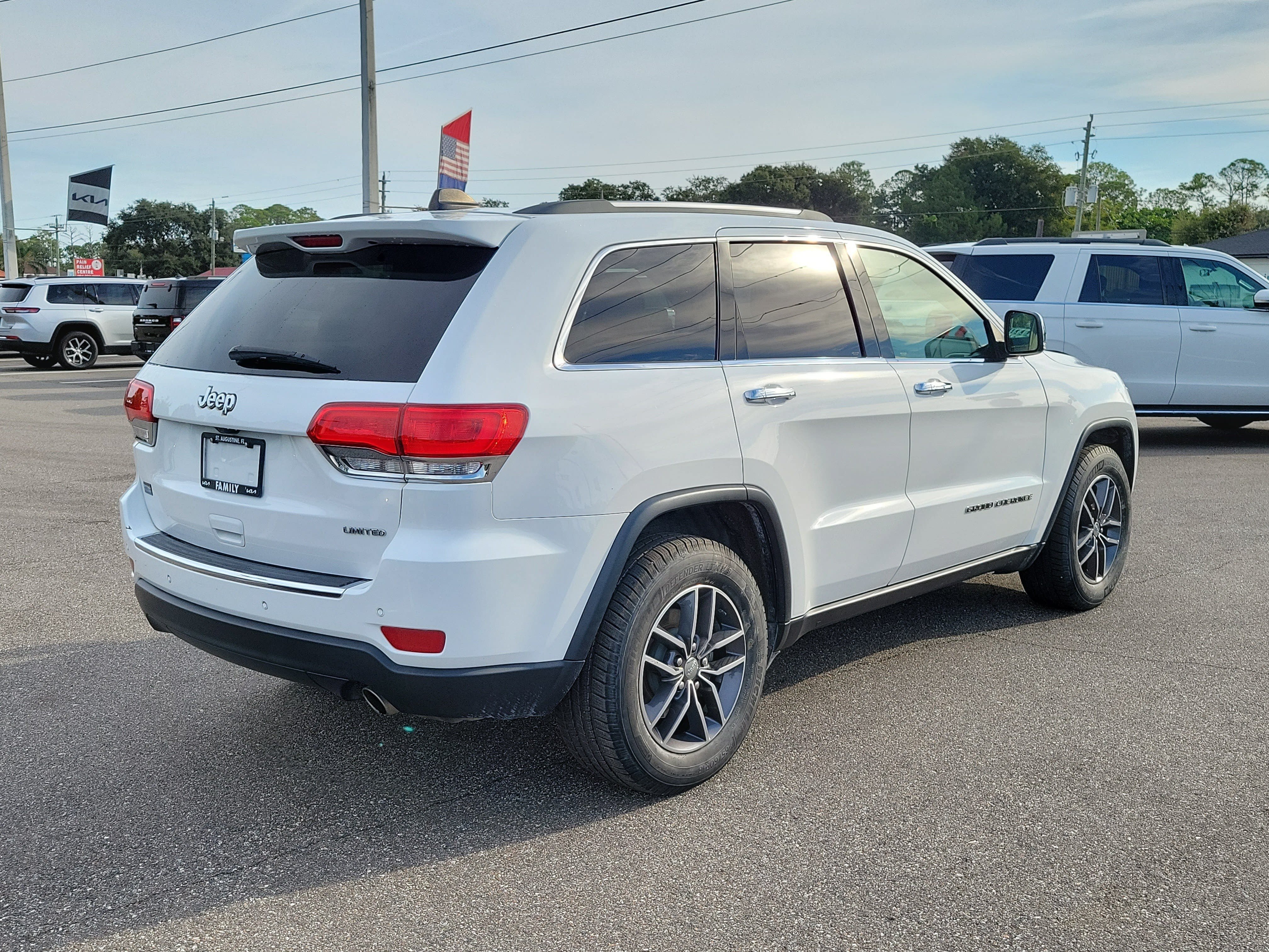 Used 2018 Jeep Grand Cherokee Limited w/ Luxury Group II RWD image 6