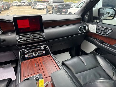 Used 2021 Lincoln Navigator L Reserve AWD/4WD image 14