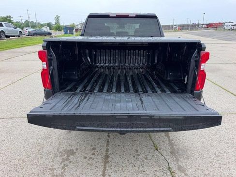 Used 2022 Chevrolet Silverado 1500 RST w/ Z71 Off-Road Package AWD/4WD image 5
