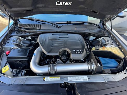 Used 2012 Dodge Challenger SXT image 30