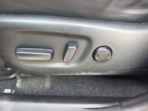 Used 2013 Toyota RAV4 Limited image 10