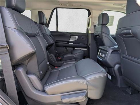 New 2025 Ford Expedition Platinum w/ Driver's Package image 19