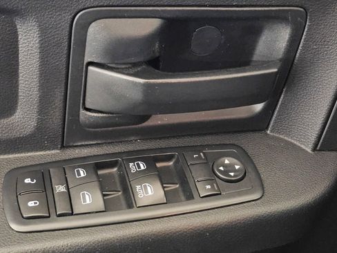 Used 2017 RAM 2500 Tradesman w/ Chrome Appearance Group image 29