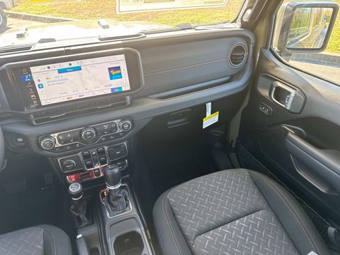 New 2026 Jeep Gladiator Mojave image 18