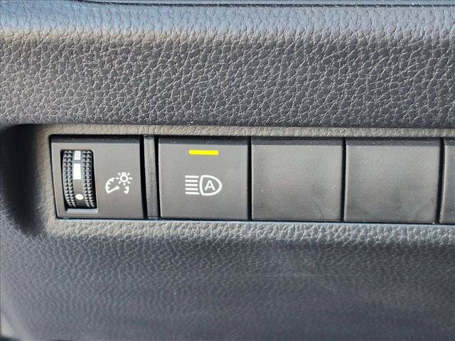 Used 2022 Toyota RAV4 XLE w/ Convenience Package FWD image 12