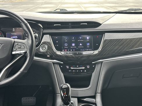 Used 2020 Cadillac XT6 Premium Luxury image 30
