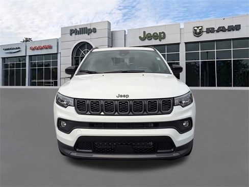 New 2026 Jeep Compass Latitude image 9