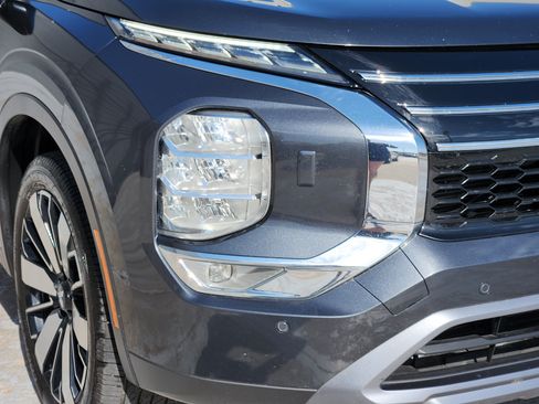 Used 2025 Mitsubishi Outlander SE AWD/4WD image 10