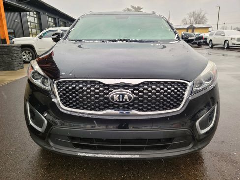 Used 2018 Kia Sorento AWD image 2