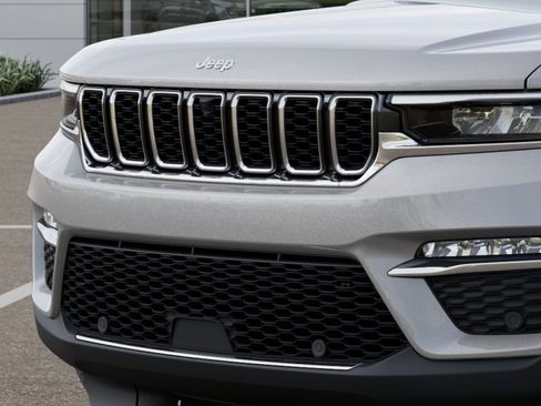 New 2025 Jeep Grand Cherokee Limited w/ Luxury Tech Group II AWD/4WD image 13