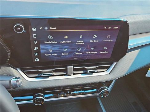 New 2027 Chevrolet Equinox LT w/ Safety and Technology Package FWD image 12