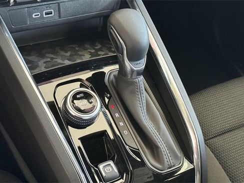 New 2025 GMC Canyon Elevation w/ Convenience Package image 21