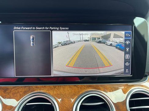 Used 2018 Mercedes-Benz E 400 4MATIC Sedan image 25