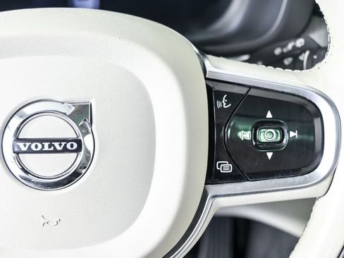 Certified 2023 Volvo XC60 B5 Ultimate w/ Climate Package FWD image 13