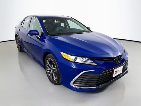 Used 2023 Toyota Camry XLE w/ Cold Weather Package AWD/4WD image 4