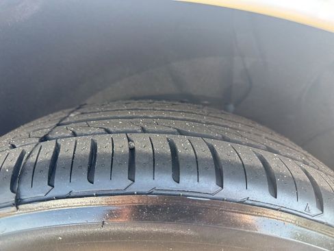 Used 2022 Chevrolet Equinox Premier FWD image 36