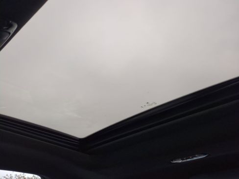 Used 2025 BMW M2 w/ Lighting Package image 28