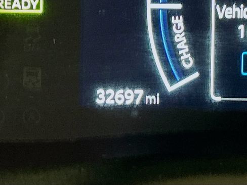 Used 2025 Toyota Camry SE w/ Convenience Package FWD image 10