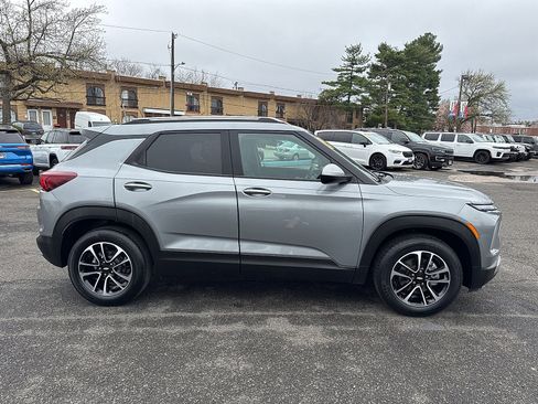 Used 2025 Chevrolet TrailBlazer LT image 7